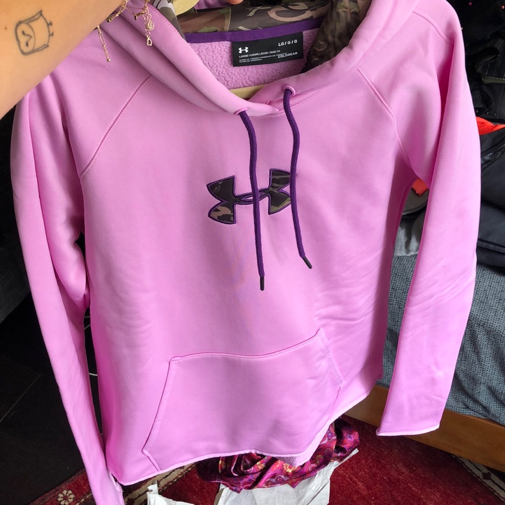 NWOT Under Armour Pink Camo Sweatshirt